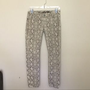 🎉 Vanilla Star Juniors Snake Skin Print Skinny Jean